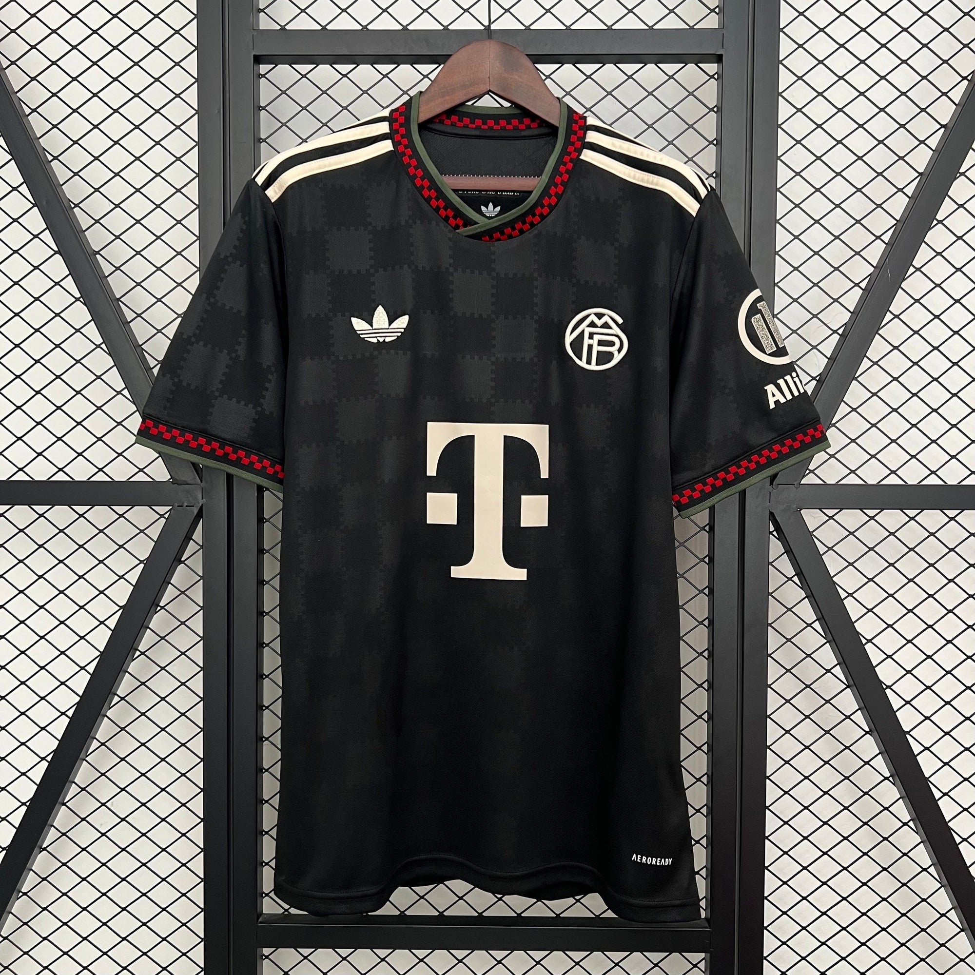 BAYERN MUNICH III 25/26 HOMBRE