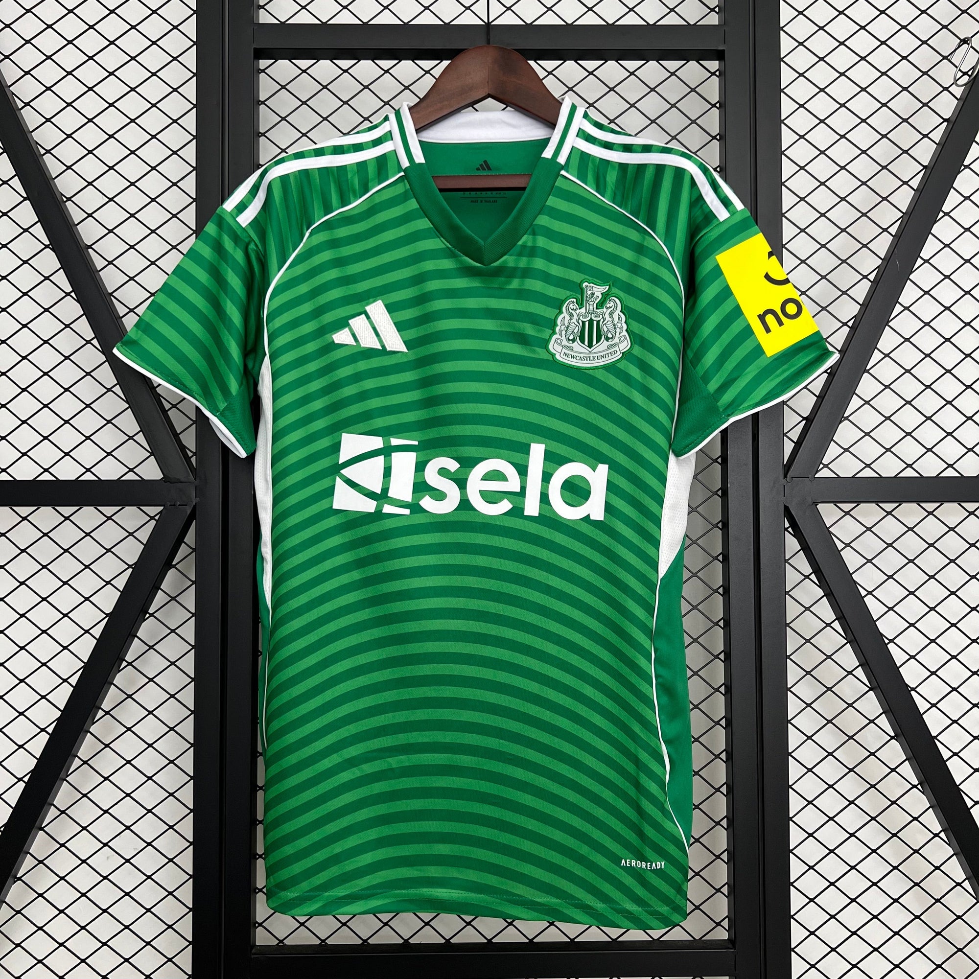 NEWCASTLE III 25/26 HOMBRE