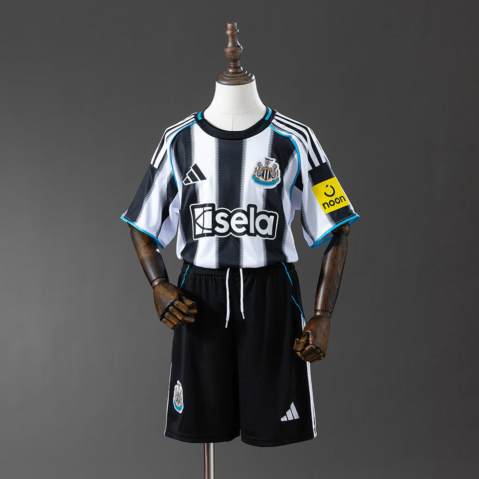 NEWCASTLE I 25/26 CONJUNTO INFANTIL