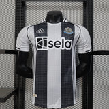 NEWCASTLE I 25/26 HOMBRE (VERSIÓN JUGADOR)